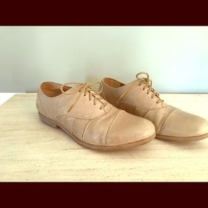 Born Castro Brooke Laceup